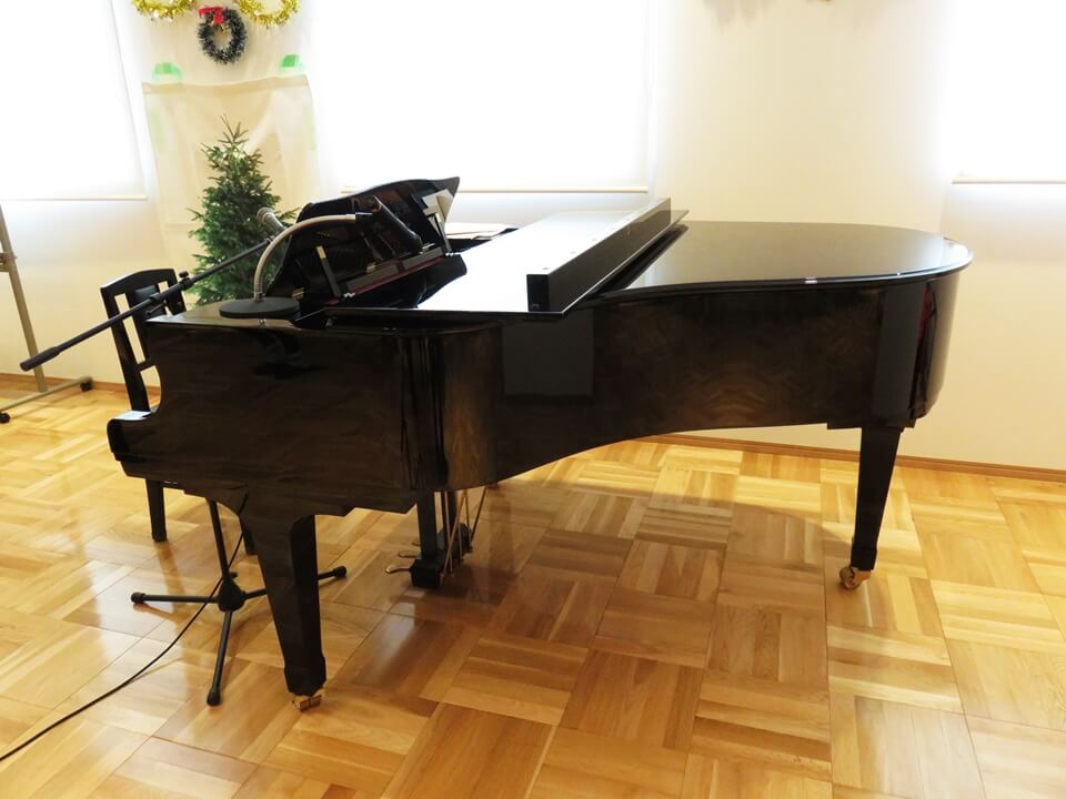 大和高田市市民交流センターの4階・グランドピアノ